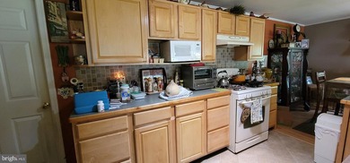 Welcome to Cranberry Run's 55+ Adult Community! This spacious 1 - photo 8