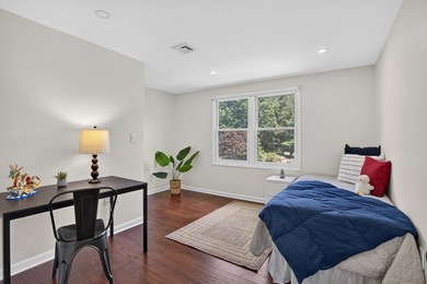 Beautifully maintained Colonial set on a manicured one-acre - photo 29