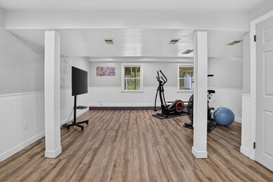 Beautifully maintained Colonial set on a manicured one-acre - photo 33
