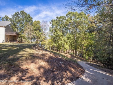 Located in Windermere West, this 5 bed, 4.5 bath lakefront home - photo 34