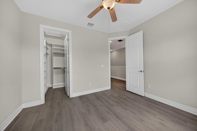Beautiful, open, bright, immaculate move in ready 3/2 1/2 - photo 39