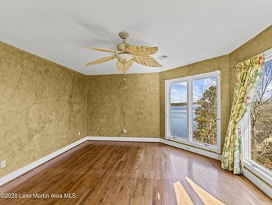 Located in Windermere West, this 5 bed, 4.5 bath lakefront home - photo 41