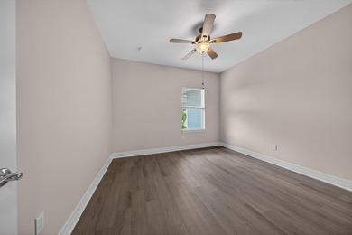 Beautiful, open, bright, immaculate move in ready 3/2 1/2 - photo 41