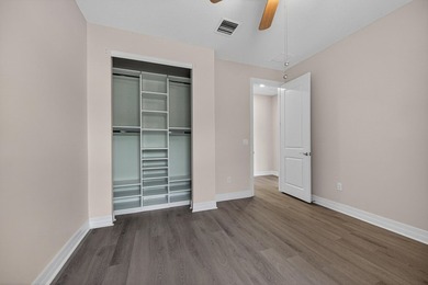 Beautiful, open, bright, immaculate move in ready 3/2 1/2 - photo 42
