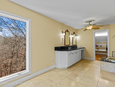 Located in Windermere West, this 5 bed, 4.5 bath lakefront home - photo 43