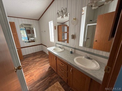 Discover the potential of this 4 bedroom, 2 bathroom - photo 12