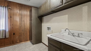 You read that right-a lake home on Horseshoe Bend with a garage - photo 13