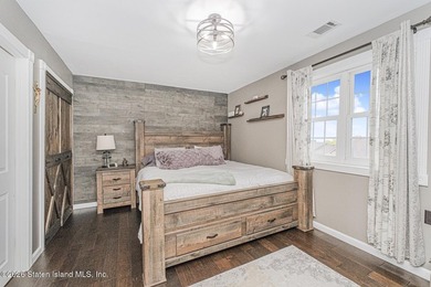 MOVE RIGHT INTO THIS BEAUTIFUL 2-3 BEDROOM SPACIOUS CONDO. OPEN - photo 13