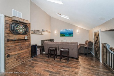 MOVE RIGHT INTO THIS BEAUTIFUL 2-3 BEDROOM SPACIOUS CONDO. OPEN - photo 16