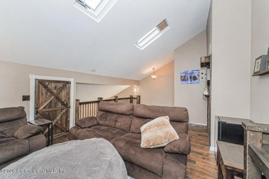 MOVE RIGHT INTO THIS BEAUTIFUL 2-3 BEDROOM SPACIOUS CONDO. OPEN - photo 21
