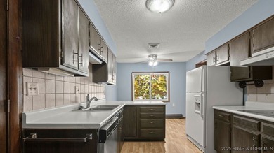 You read that right-a lake home on Horseshoe Bend with a garage - photo 22