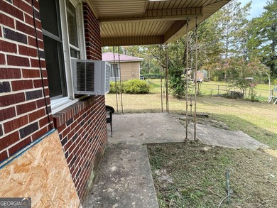 Welcome to your charming new home in Swainsboro! Backs a lake - photo 7