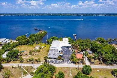 Perfect Location for a LIVE/WORK OPPORTUNITY! Waterfront - photo 3