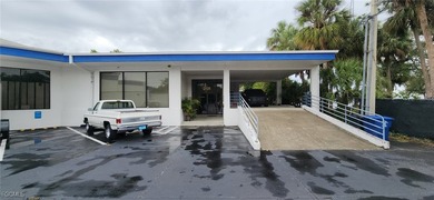 Perfect Location for a LIVE/WORK OPPORTUNITY! Waterfront - photo 4