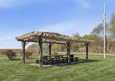 Some estates are acquired. The exceptional are entrusted to the - photo 11