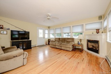 Welcome to 1815 Meadowbrook Road, Merrick, NY! This lovely cape - photo 10