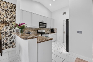 Rare corner-unit 3BR/2BA villa in Boca Country Club - No - photo 7