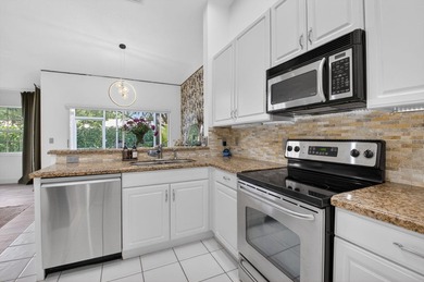 Rare corner-unit 3BR/2BA villa in Boca Country Club - No - photo 9
