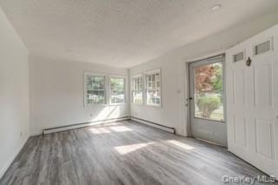 Welcome to this beautifully updated 3-bedroom, 1-bath home - photo 2