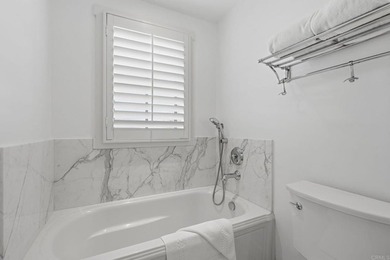 1820 Coast Blvd - photo 26