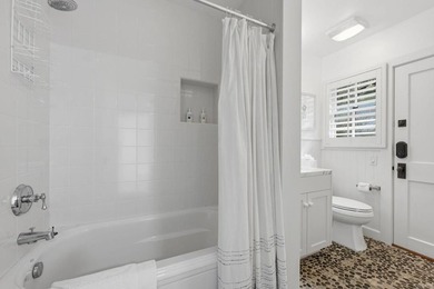 1820 Coast Blvd - photo 32