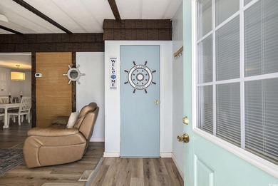Welcome to this beautifully upgraded 4-bedroom, 2-bathroom home - photo 6