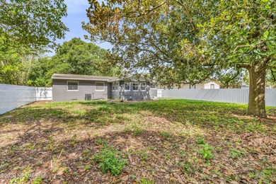 Fully remodeled and move-in ready! This beautiful Arlington home - photo 41