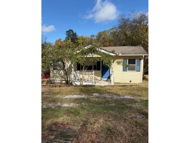 Chickamauga Lake Home Sale Pending in Ooltewah Tennessee