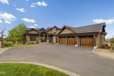Elevate your lifestyle at this stately, airy sanctuary in - photo 1