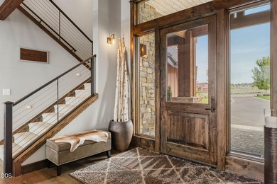 Elevate your lifestyle at this stately, airy sanctuary in - photo 3