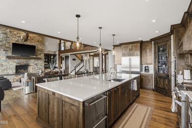 Elevate your lifestyle at this stately, airy sanctuary in - photo 9