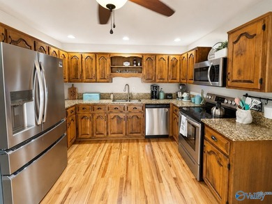 Rare opportunity on Weiss Lake! This beautifully updated 4BR/3BA - photo 10