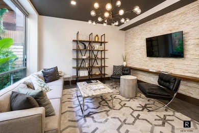 Luxurious 1-bedroom condo with additional home office space - photo 11