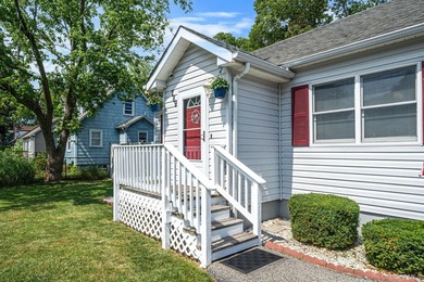 Welcome to this charming, well-maintained 2-bedroom, 1-bath - photo 2