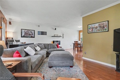 Welcome to 3854 Surfside Circle, a beautifully maintained - photo 9