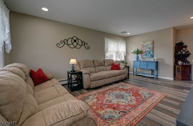 Step into easy living at 123 Columbine Circle, a beautifully - photo 2