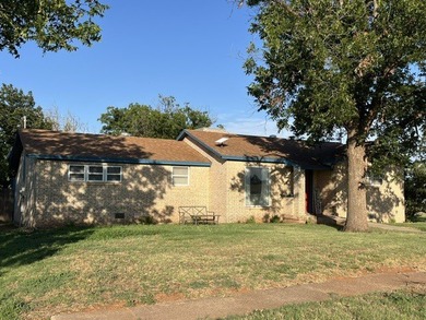 Updated home for the family with additional living area added to - photo 2