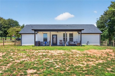 New Construction on OVERSIZED LOT IN CONVENIENT LOCATION! -- - photo 28