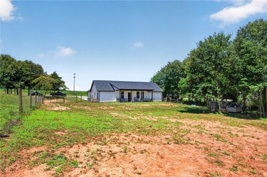 New Construction on OVERSIZED LOT IN CONVENIENT LOCATION! -- - photo 29