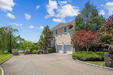 A Private Estate with Breathtaking Pond Views Tucked away at the - photo 4