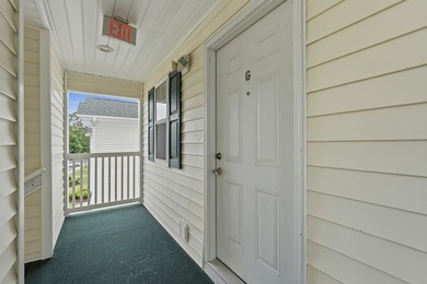 End-unit, top-floor two-bedroom, two-bathroom condo with a split - photo 40