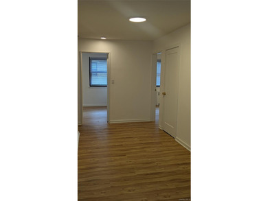 The Great Neck Terrace offers refined modern living in tranquil - photo 7