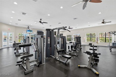 One Bedroom plus Loft (Den). 2 Car Garage (Tandem Garage: one - photo 8