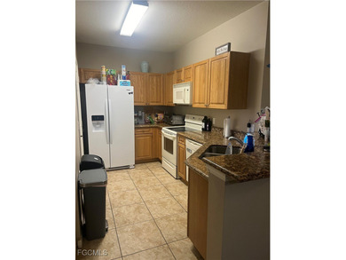 One Bedroom plus Loft (Den). 2 Car Garage (Tandem Garage: one - photo 10