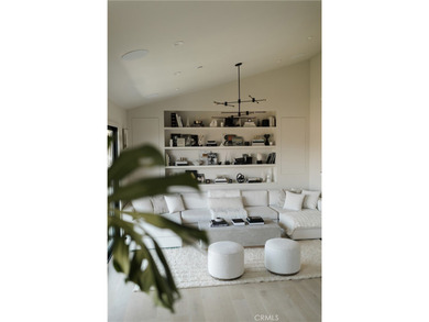 A one of a kind, warm and inviting custom Studio City hillside - photo 2