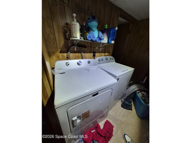 Motivated seller! Excellent opportunity with this 3 bed 2 bath - photo 11
