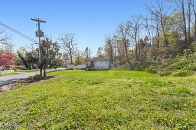 Ready-to-build half-acre lot with a brand-new, unused 3-bedroom - photo 5