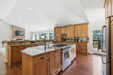 One of a kind, custom craftsman home! Private and secluded - photo 16