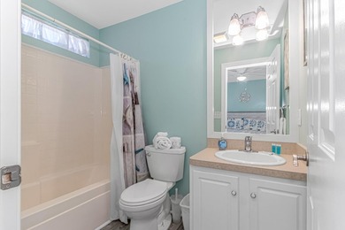 This very open and spacious 5 Bedroom, 4.5 Bath raised beach - photo 21