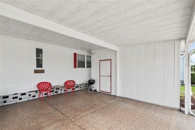 Welcome home to this fantastic 3-bedroom,2-bathroom, 2-car - photo 4